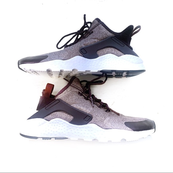 Nike Shoes - Air Haurache Women’s 9